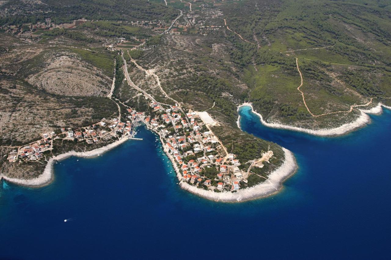 Apartments By The Sea Zavalatica, Korcula - 247 Kültér fotó