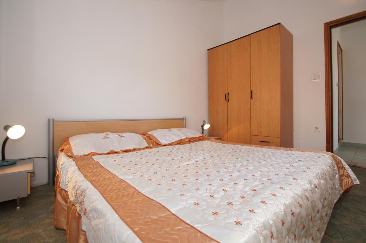 Apartments By The Sea Zavalatica, Korcula - 247 Kültér fotó